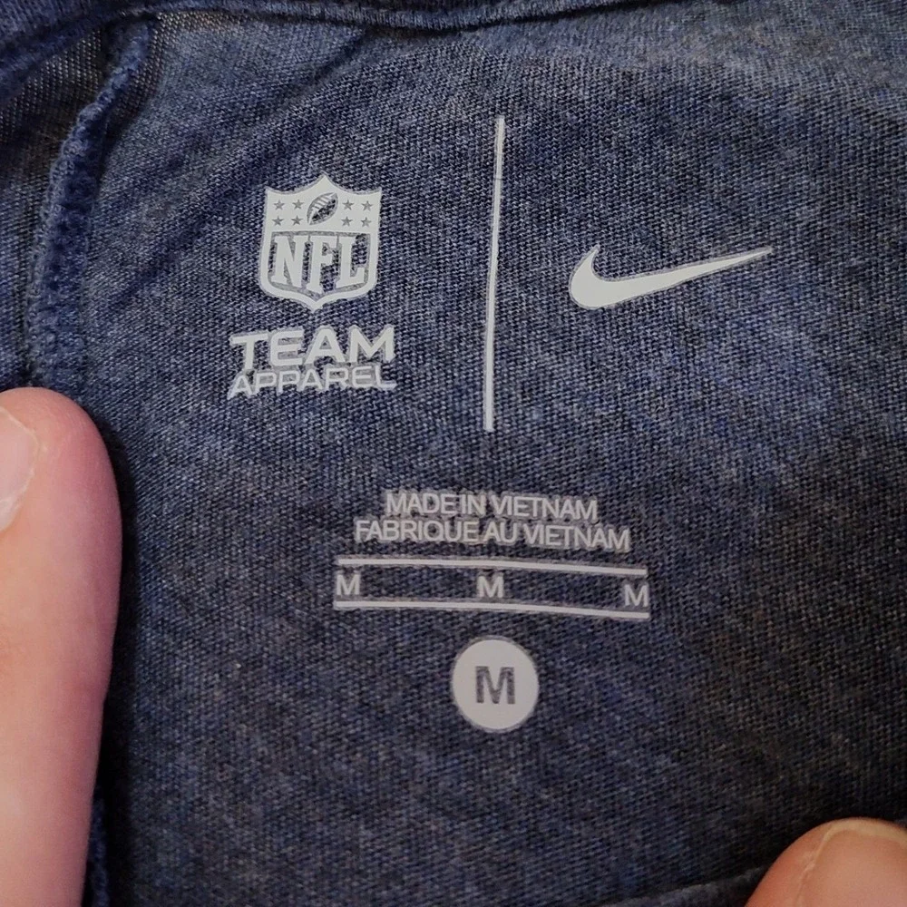 Nike NFL Dallas Cowboys Womens Navy Blue V-Neck T-Shirt Size M 843405-461